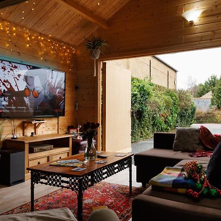 Spacious Cabin Evcharger And Free Parking Near Cambridge Exterior foto