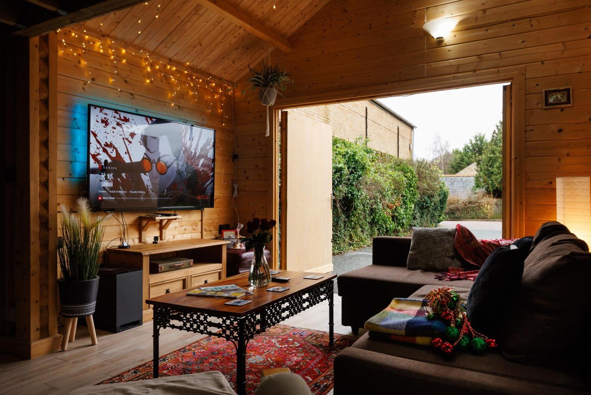Spacious Cabin Evcharger And Free Parking Near Cambridge Exterior foto