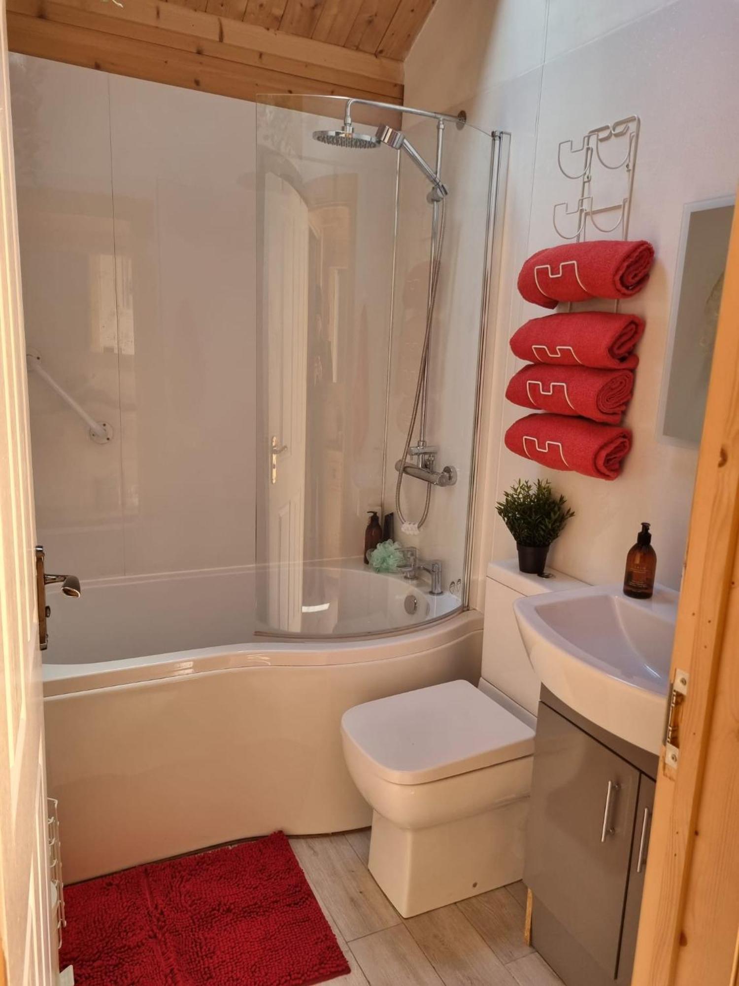 Spacious Cabin Evcharger And Free Parking Near Cambridge Exterior foto